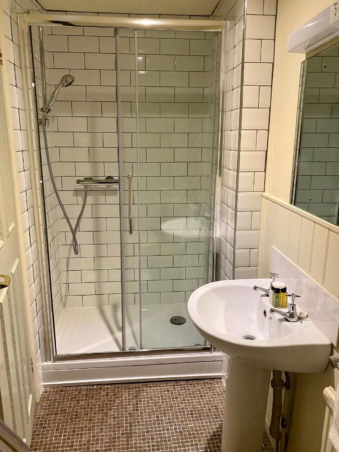 The Golden Pheasant Hotel Burford Luaran gambar