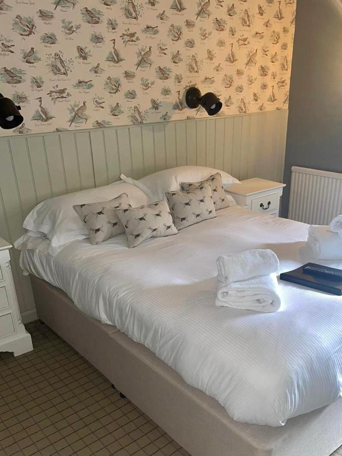 The Golden Pheasant Hotel Burford Luaran gambar