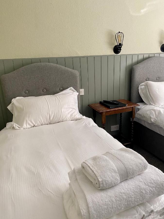 The Golden Pheasant Hotel Burford Luaran gambar