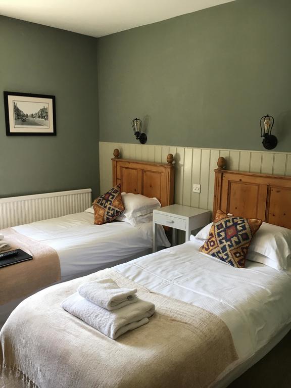 The Golden Pheasant Hotel Burford Luaran gambar